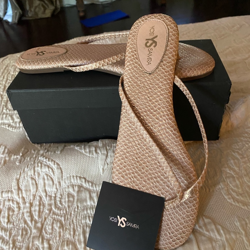 ❤️HP❤️Yosi Samra flip sandals NWT